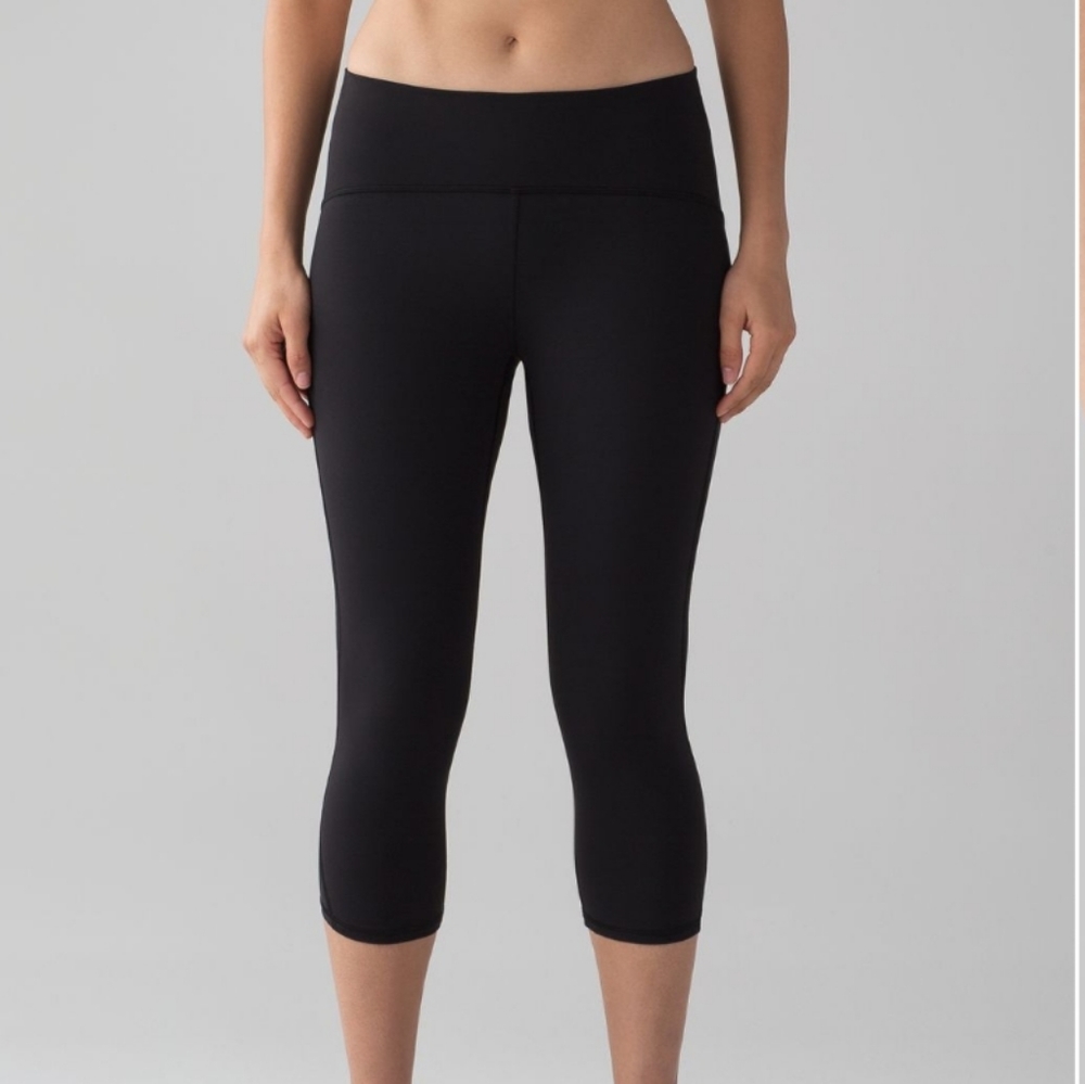 Lululemon size 10 Crops / Leggings - Picture 3 of 9